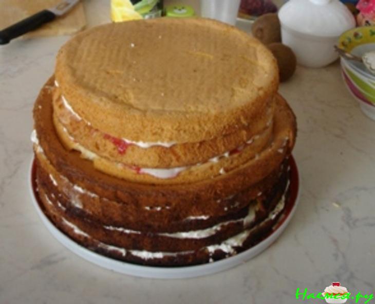 Торт "Лукошко с фруктами" со взбитыми сливками