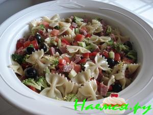 Итальянский салат с макаронами