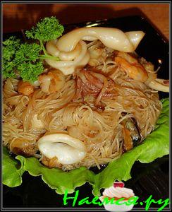 "Морской коктейль" с рисовой вермишелью