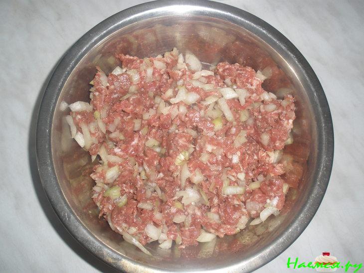 Мясной дрожжевой пирог с фаршем