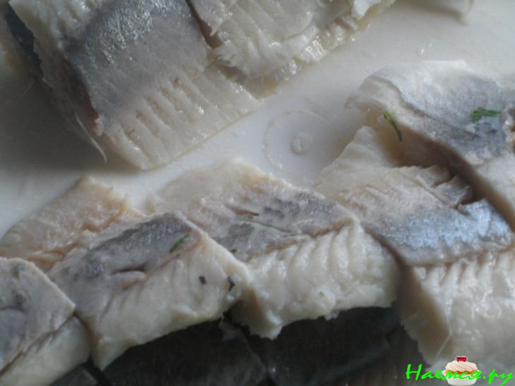 Селедочка в медово-горчичном соусе