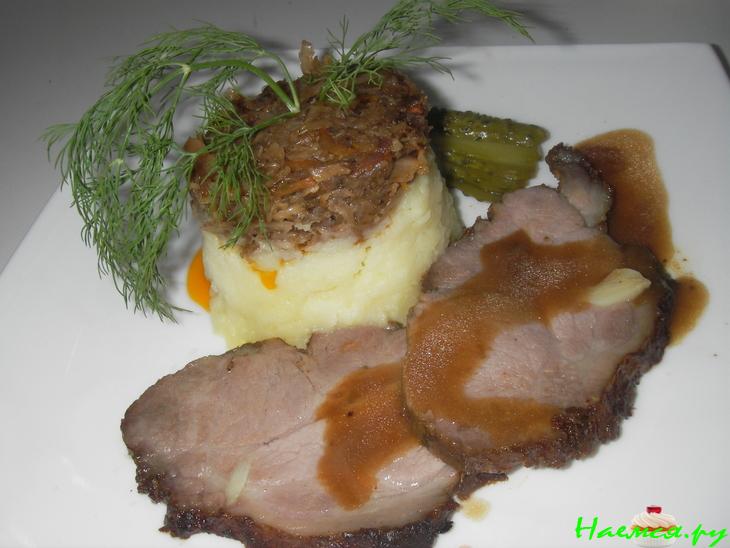 Запеченная свинина с пикантной корочкой