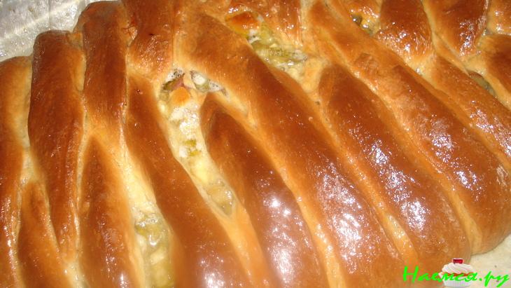 Пирог заплетённый "Весеннее настроение" с ревенем и шоколадом Пирог заплетённый "Весеннее настроение" с ревенем и шоколадом