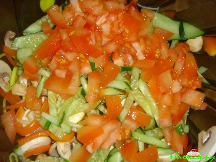 Салат постный с сырыми шампиньончиками