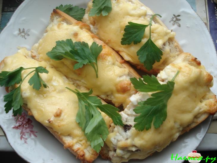 Хрустящие "лодочки" с копченой рыбой и яблоком Хрустящие "лодочки" с копченой рыбой и яблоком