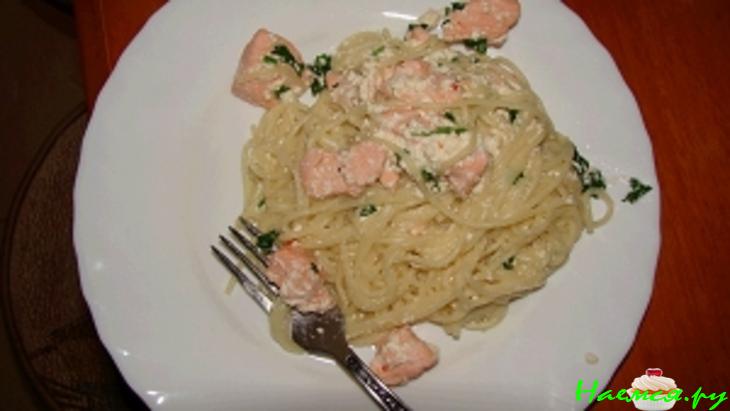 Спагетти с лососем