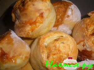 Сырно-чесночные булочки Сырно-чесночные булочки