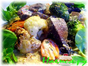 Печень, запеченная в сливочном соусе с овощами и грибами Печень, запеченная в сливочном соусе с овощами и грибами