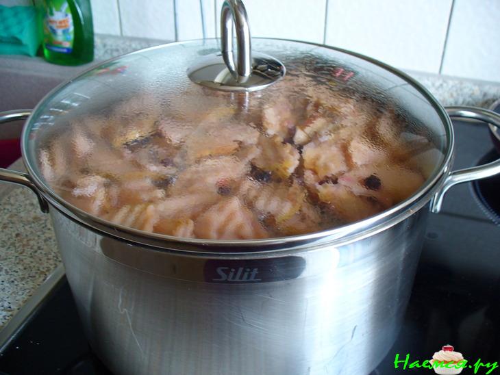 Компот яблочный с черникой