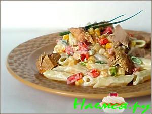 Салат с пастой и тунцом