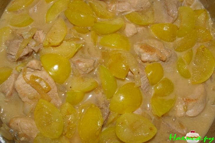 Свининка с алычой