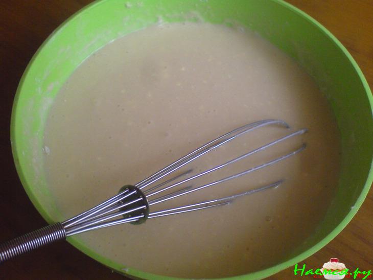 Пирог со смородиной и сахарной крошкой