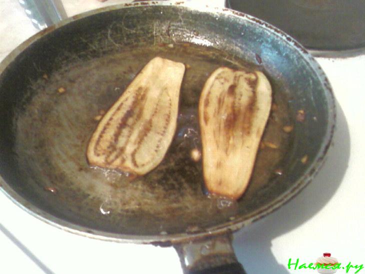 Жареные баклажаны с соусом