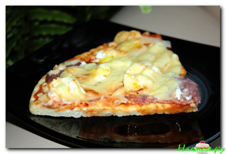 Пицца с ветчиной и яйцом