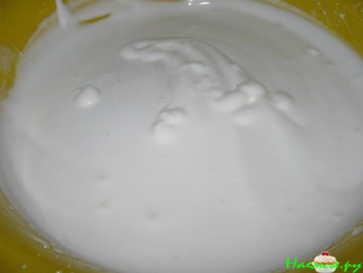 Торт "Птичье молоко" с безе и шоколадной глазури