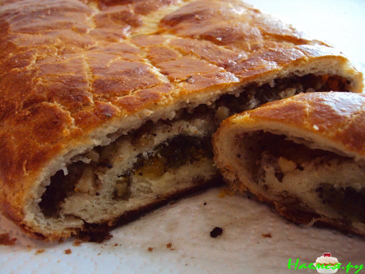 Пирог с курагой, маком и орехами по мотивом братиславского рулета