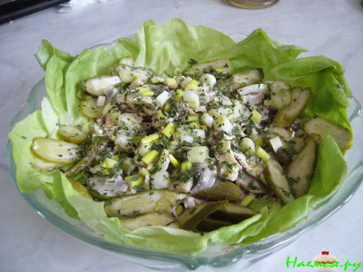 Грибной салат с яйцом и зеленым луком Грибной салат с яйцом и зеленым луком