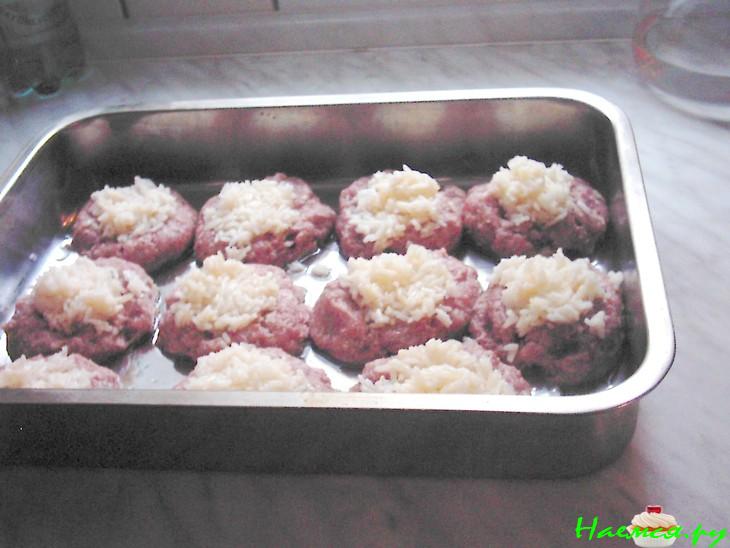 Мясные ватрушки с рисом и сыром