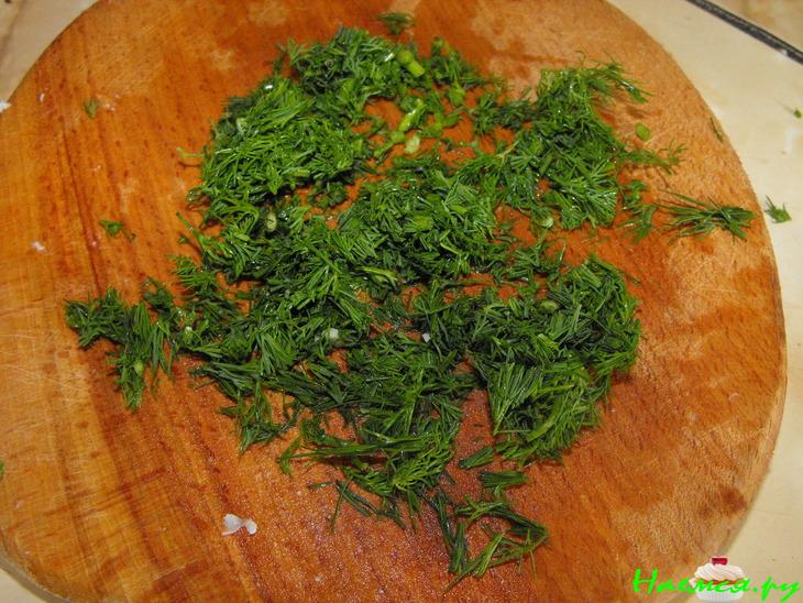 Салат из пекинской капусты с кальмарами