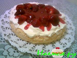 Безе с клубникой 
