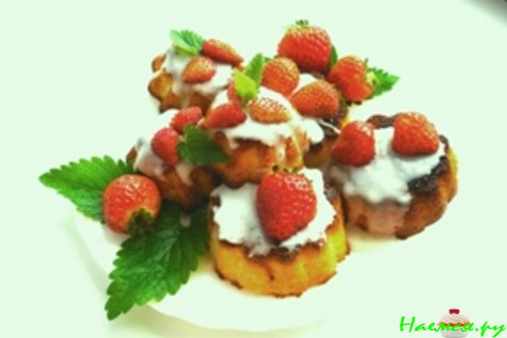 Манные кексики под сахарной глазурью Манные кексики под сахарной глазурью