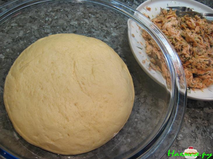 Пирог рыбный из свежего лосося