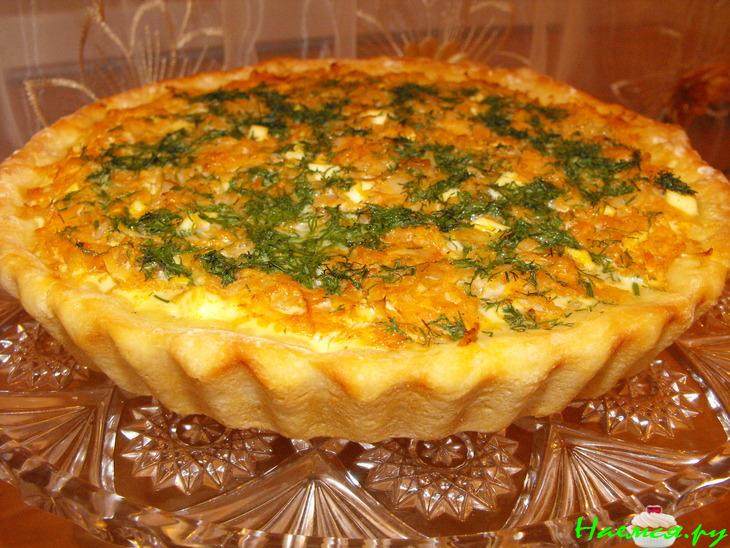 Открытый пирог с капустой и яйцами