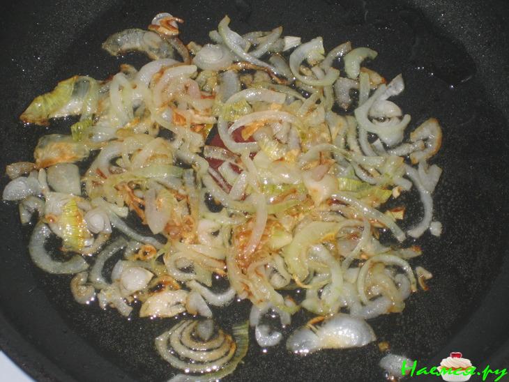 Гороховый супец с копчеными ребрышками Гороховый супец с копчеными ребрышками