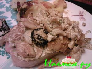 Форель под пряным луковым одеялом