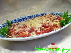 Запеченная рыба с помидорами