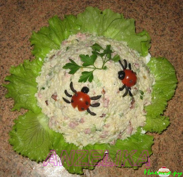 Салат с копченой свининой &laquo;Неженка&raquo;