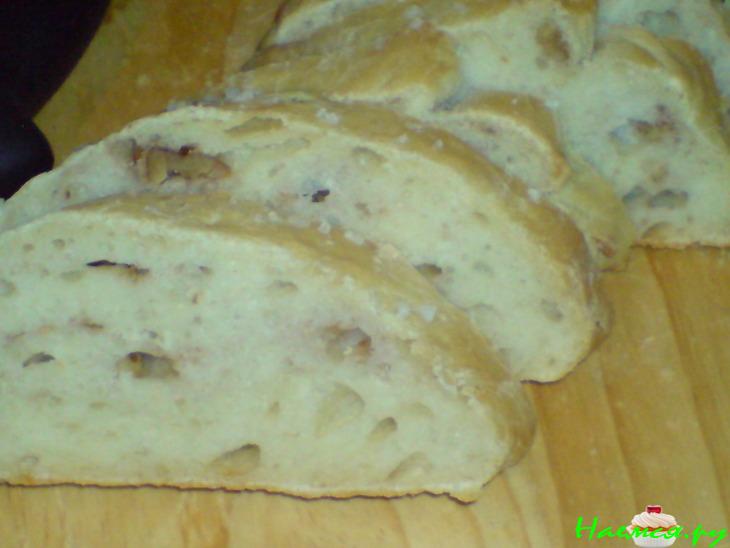 Фокачча с грецкими орехами и розмарином