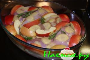 Курица с яблоками и имбирем