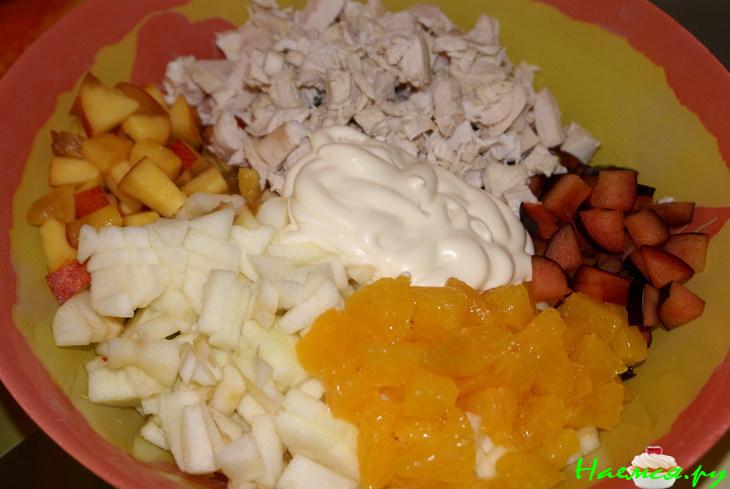 Салат с фруктами и куриной грудкой Салат с фруктами и куриной грудкой
