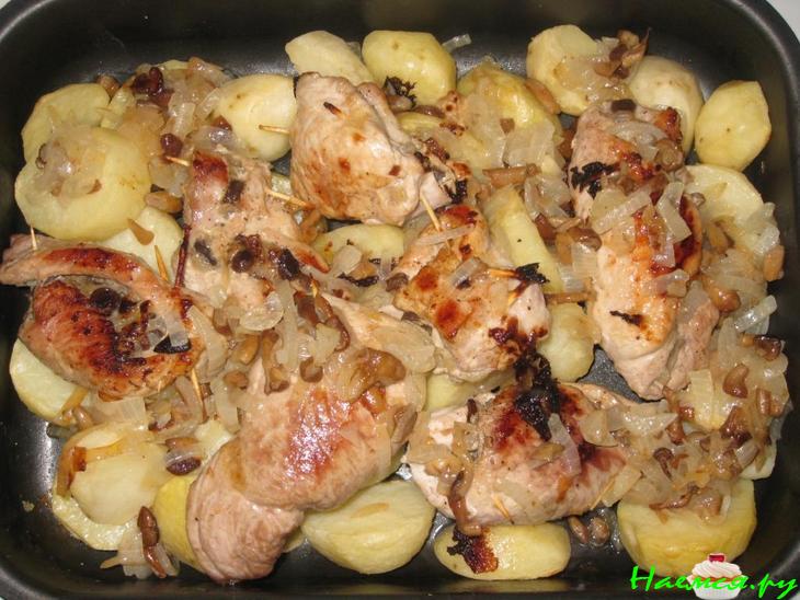 Рулетики из свинины с грибами