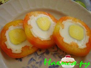 Перец, фаршированный яйцом