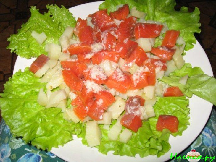 Салат из семги и картофеля