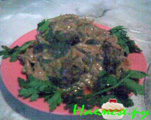 Куриная печеночка, тушеная с капустой