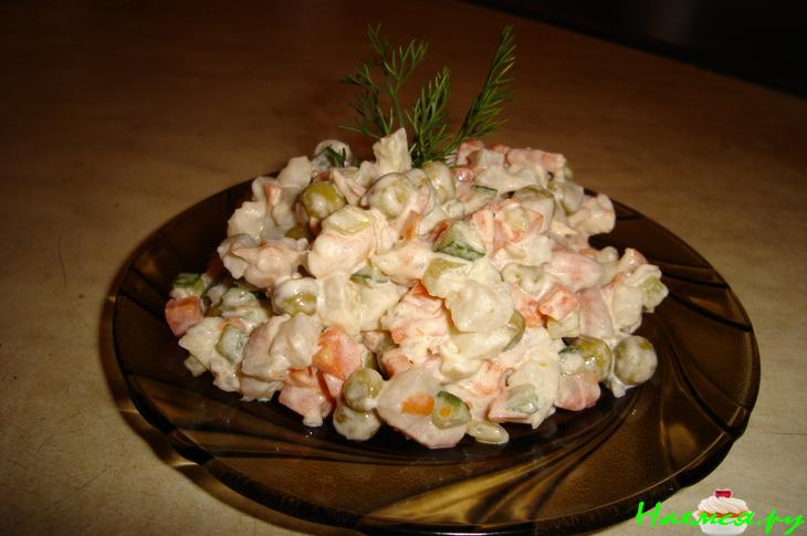 Салат из креветок с овощами