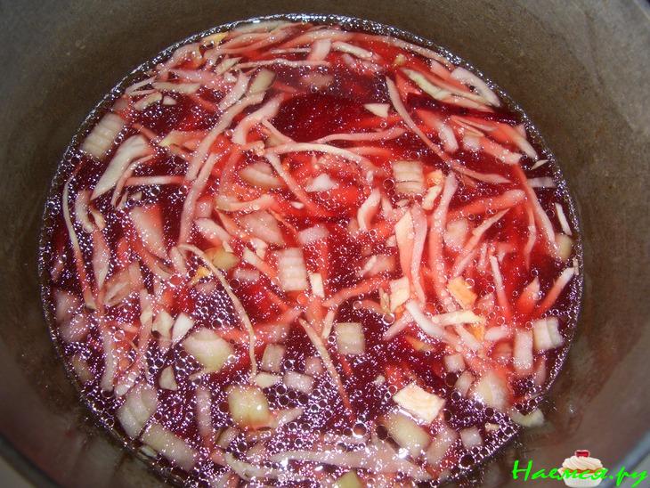 Густой вегетарианский борщ с черносливом