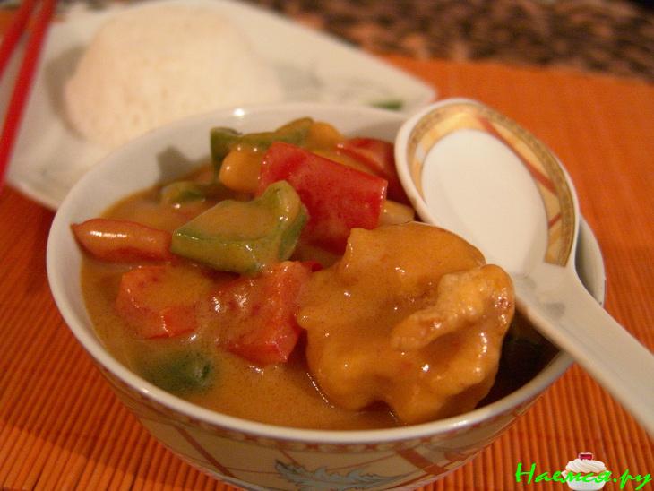 Карри с креветками и лотосом