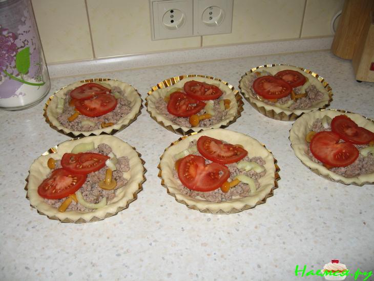 Домашняя мясная пицца