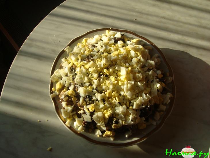 Лосось с грибами и сыром