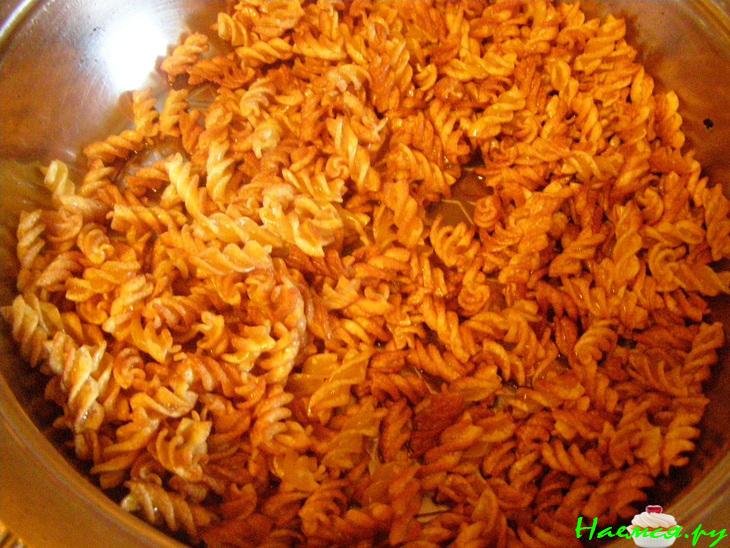 Жареные макароны с соусом из мацони Жареные макароны с соусом из мацони