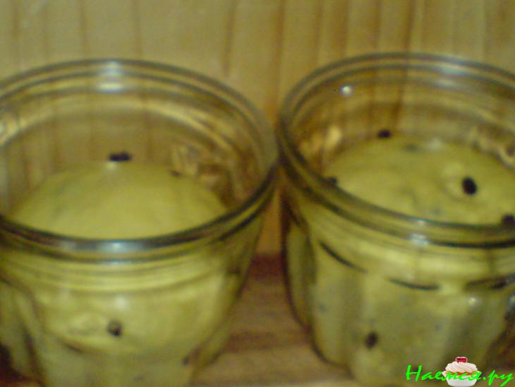 Куличи дрожжевые с шафраном и коринкой Куличи дрожжевые с шафраном и коринкой