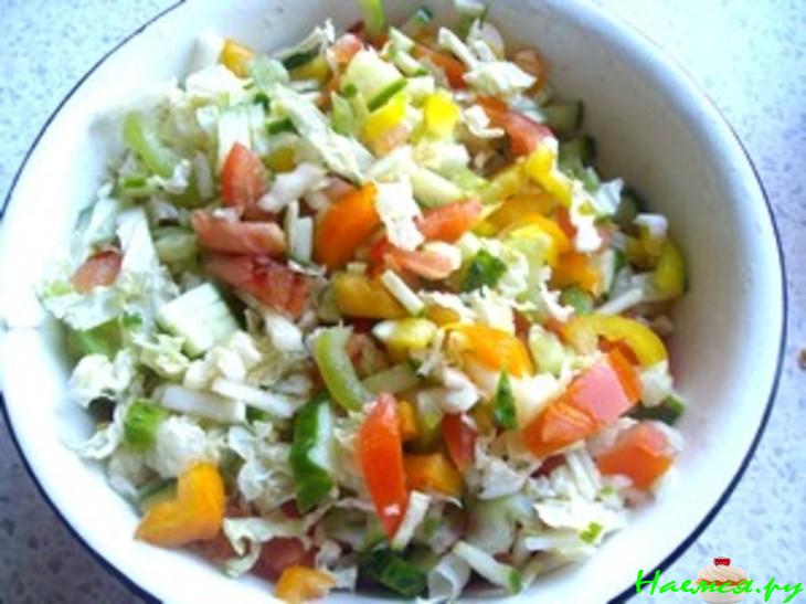 Салат овощной с грибами