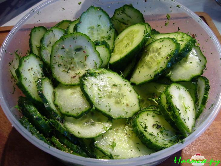 Малосольный огуречный салат