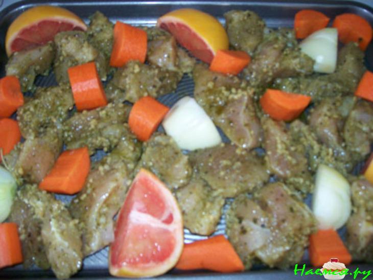 Грудинка индейки с грейпфруктом и чесноком