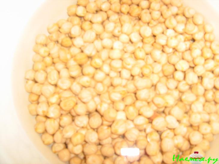 Паштет из нута с печеным чесноком