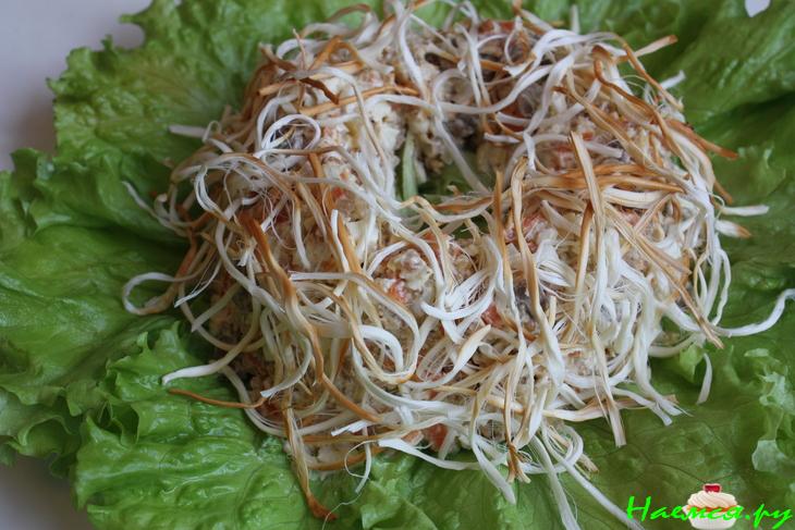 Салат "Гнездо" с куриным филе Салат "Гнездо" с куриным филе